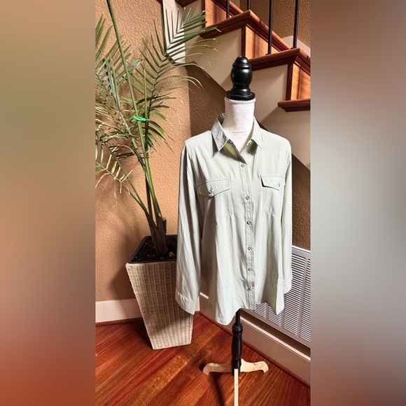 Eddie Bauer Women's Olive Button Down Shirt - Picture 3 of 15